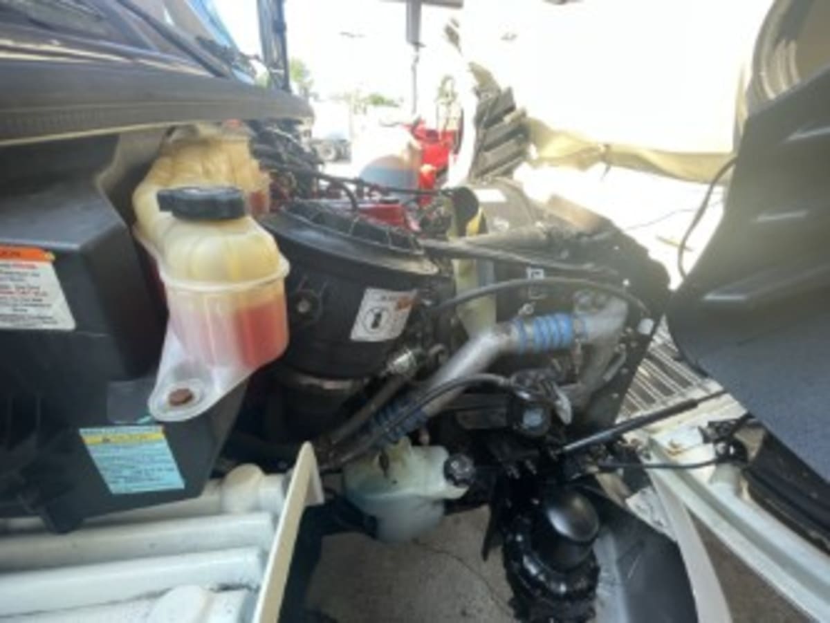 2019 Freightliner M2 106 828680