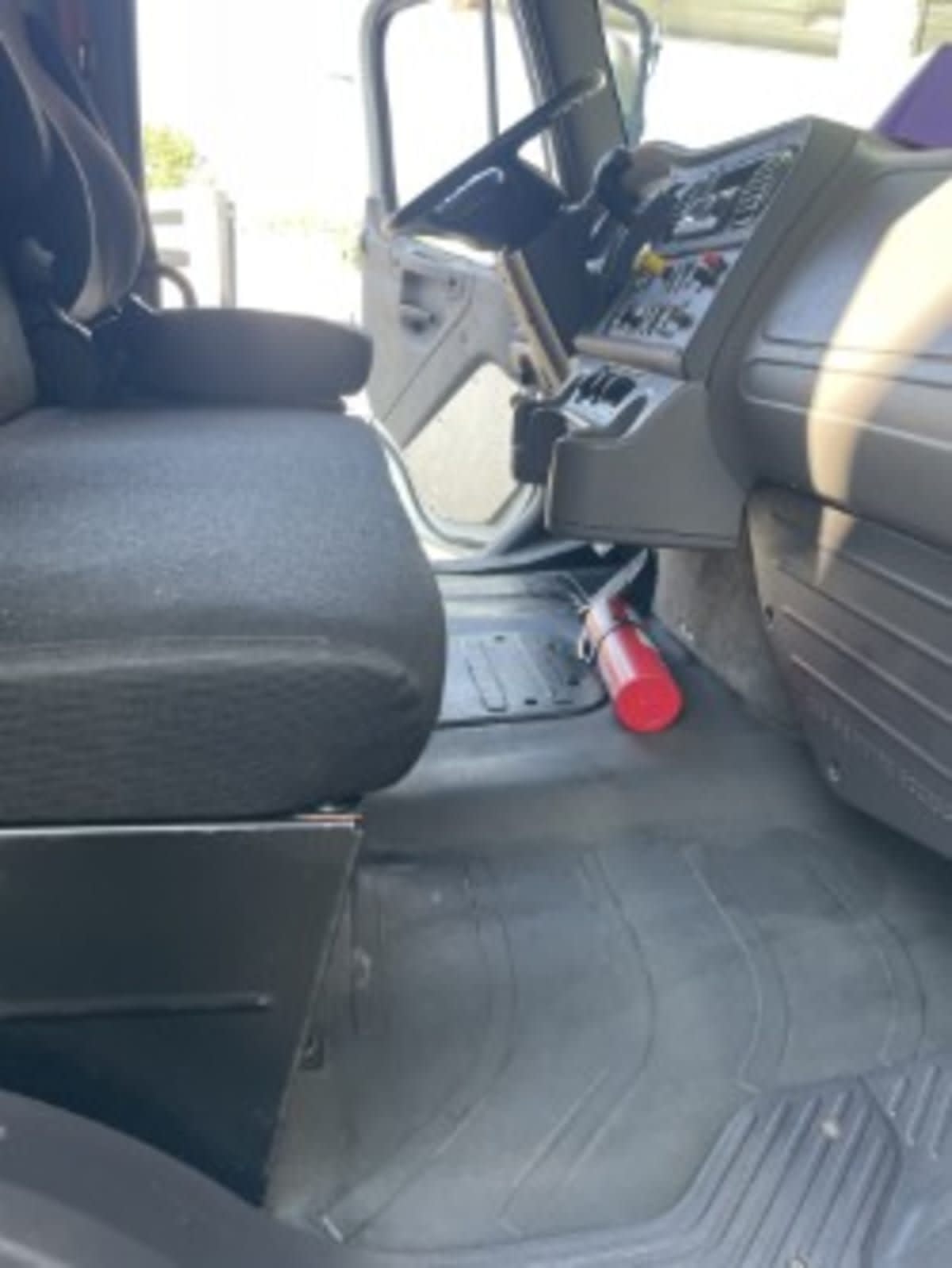 2019 Freightliner M2 106 828680