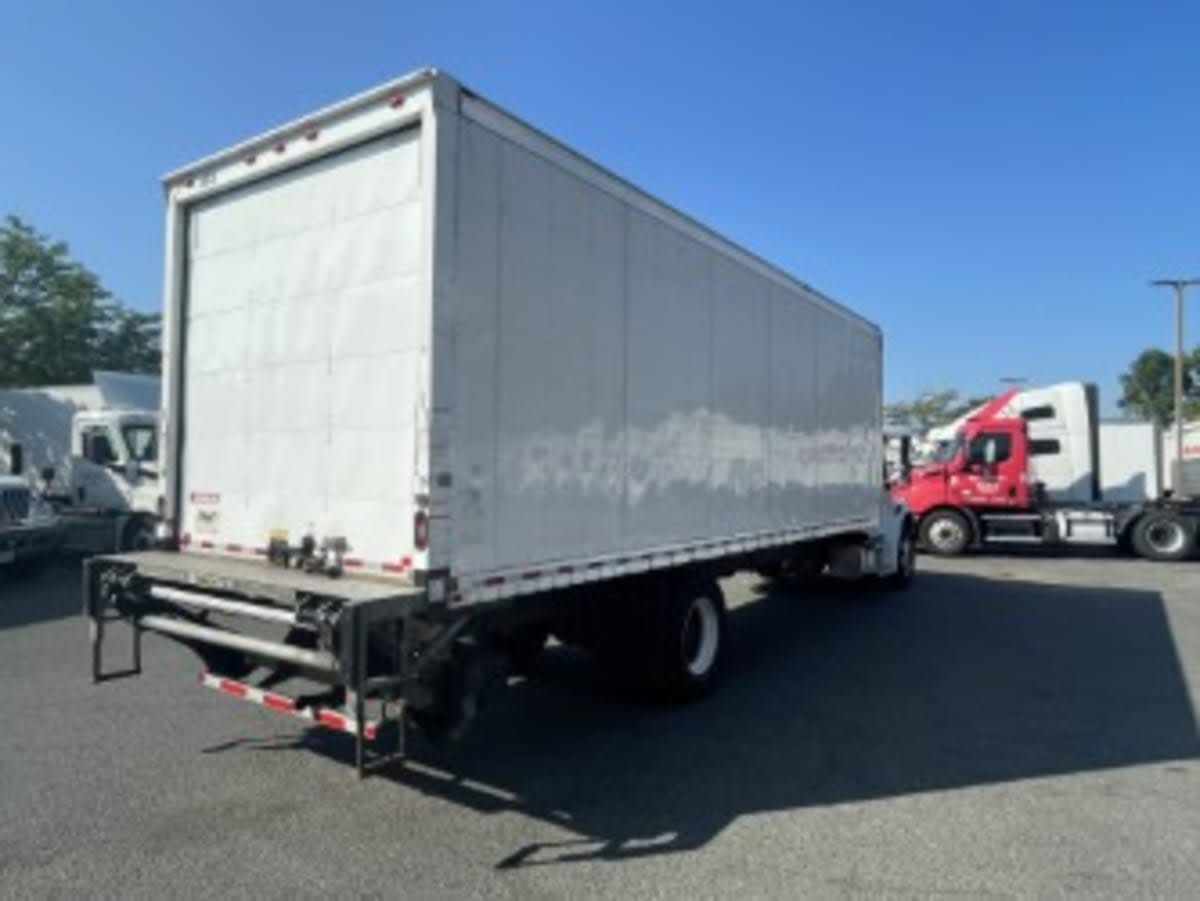 2019 Freightliner M2 106 828680