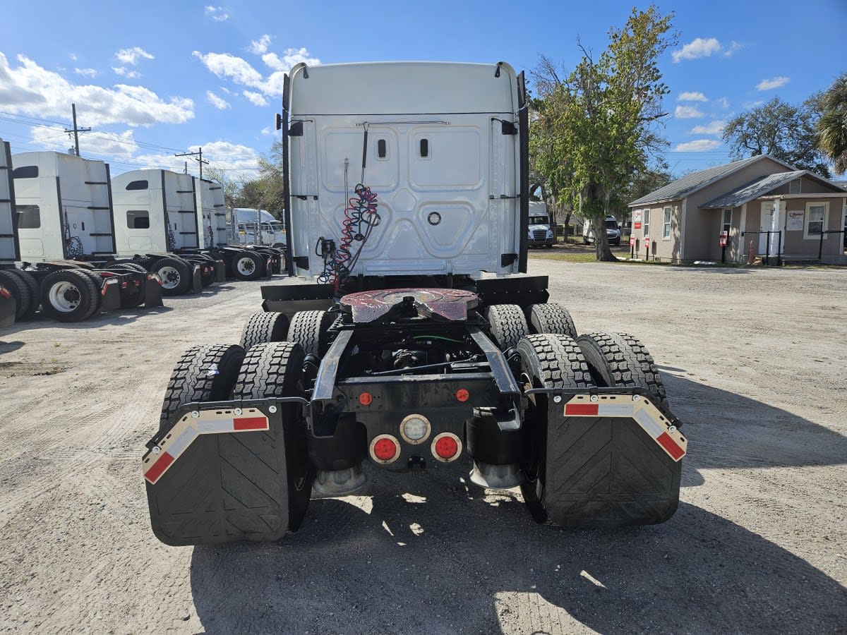 2019 Freightliner - image 5