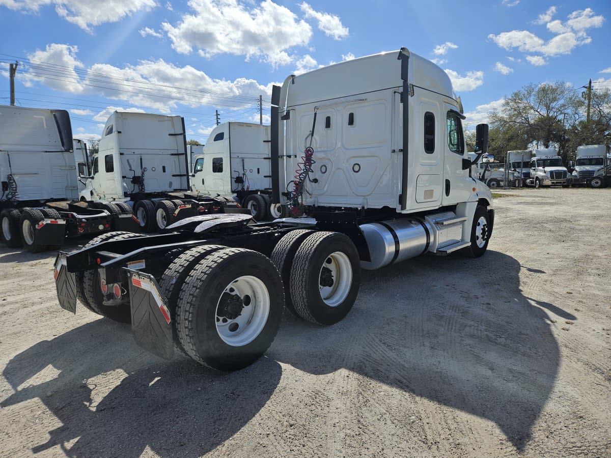 2019 Freightliner - image 6