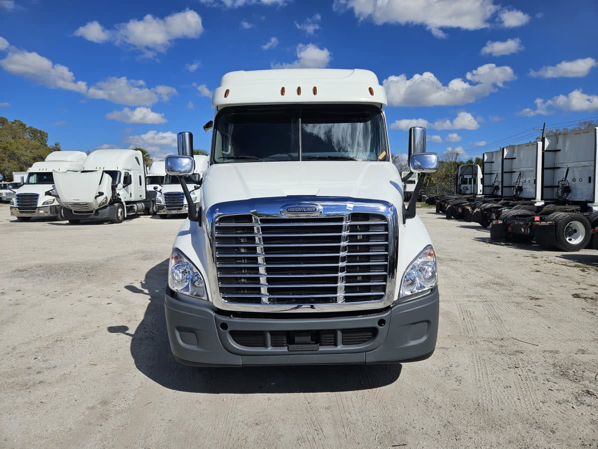 2019 Freightliner - image 2