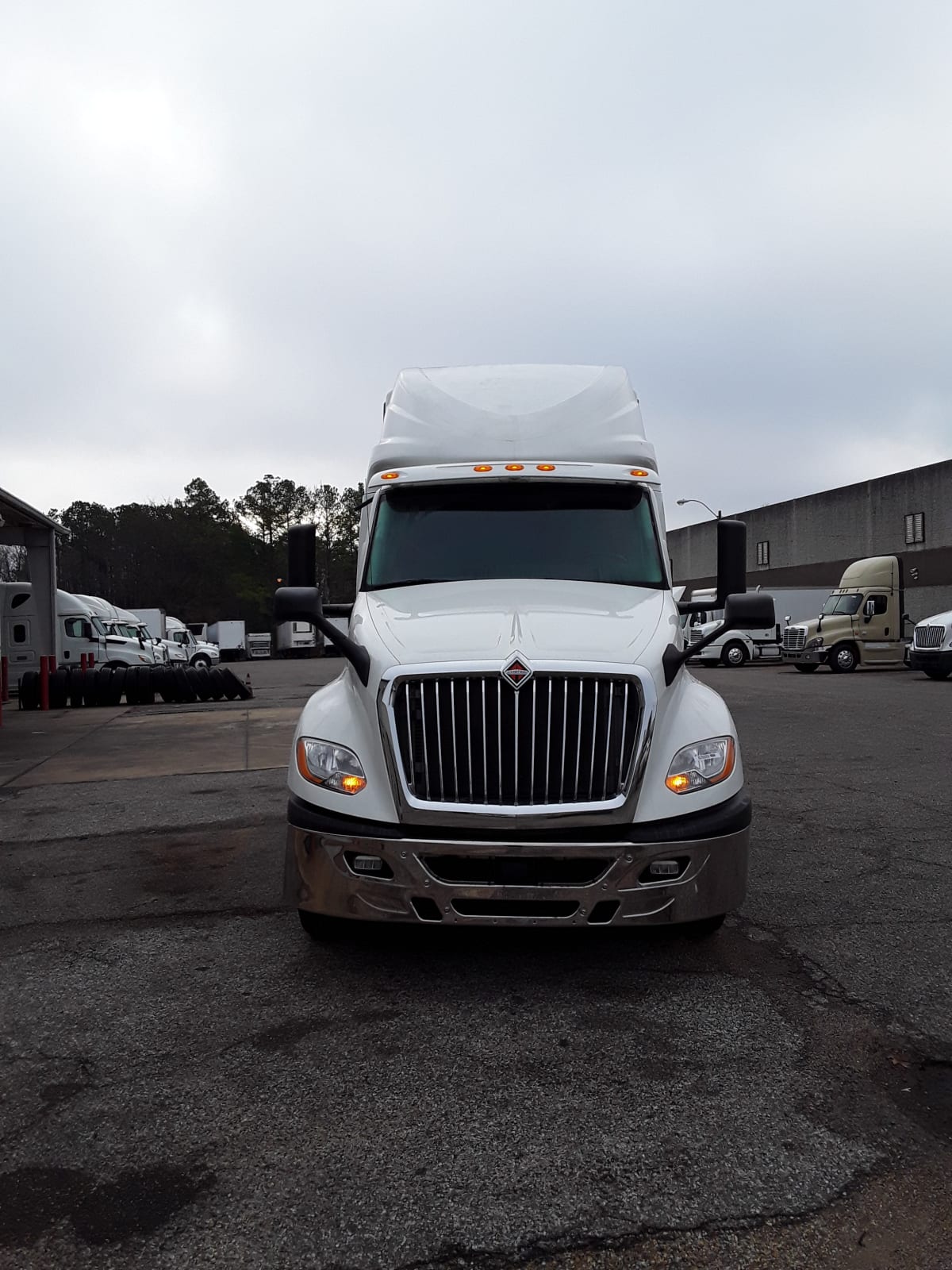 2019 Navistar International LT625 SLPR CAB 828889