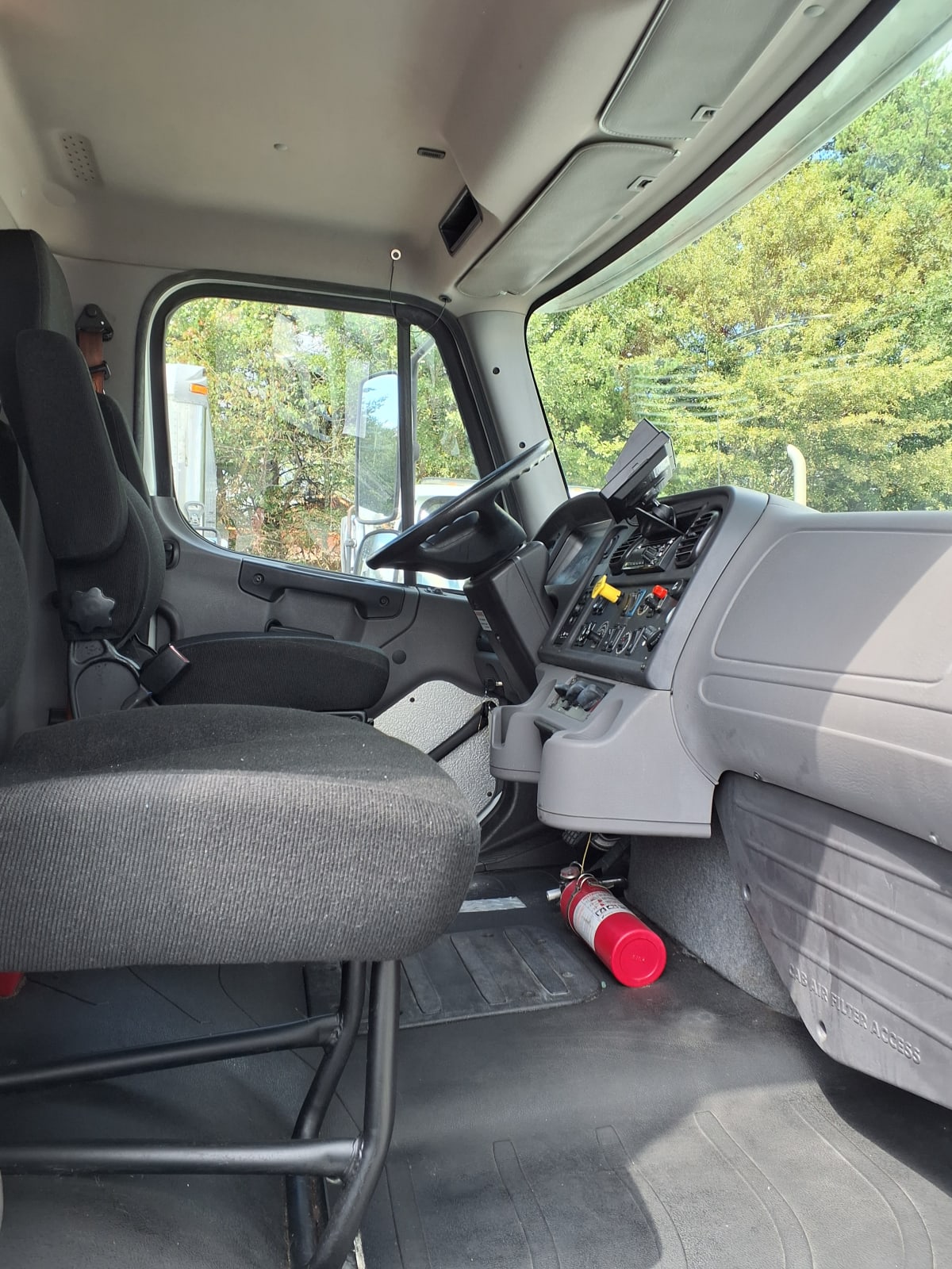 2019 Freightliner/Mercedes M2 106 829100