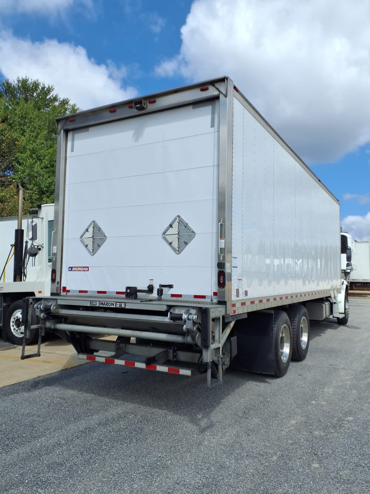 2019 Freightliner/Mercedes M2 106 829100