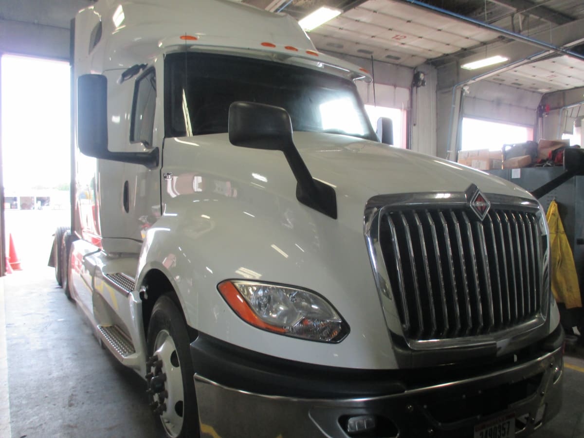 2019 Navistar International LT625 SLPR CAB 829111