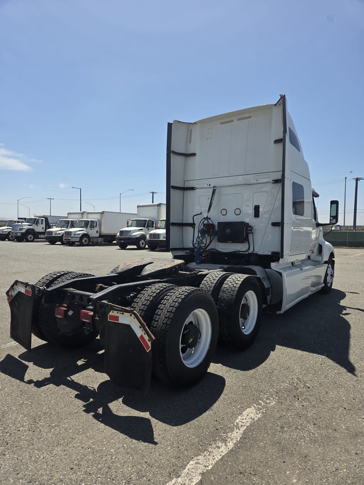 2019 International - image 4