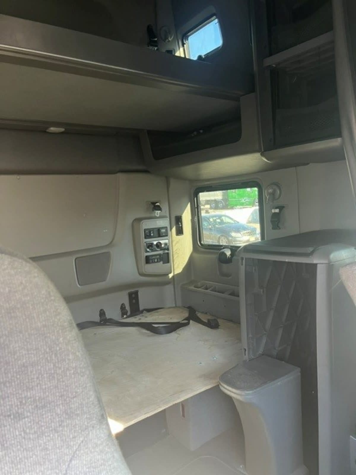 2019 Navistar International LT625 SLPR CAB 829132