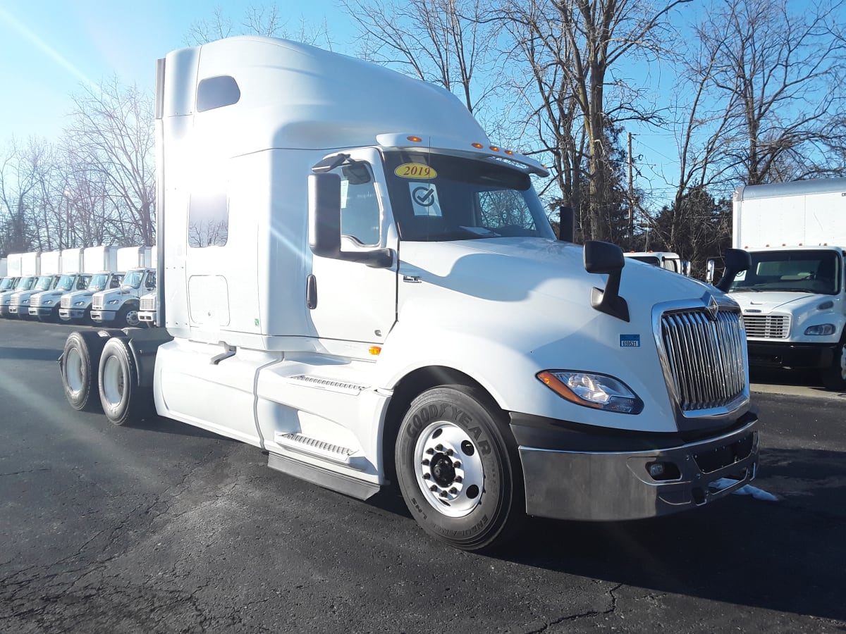 2019 Navistar International LT625 SLPR CAB 829142