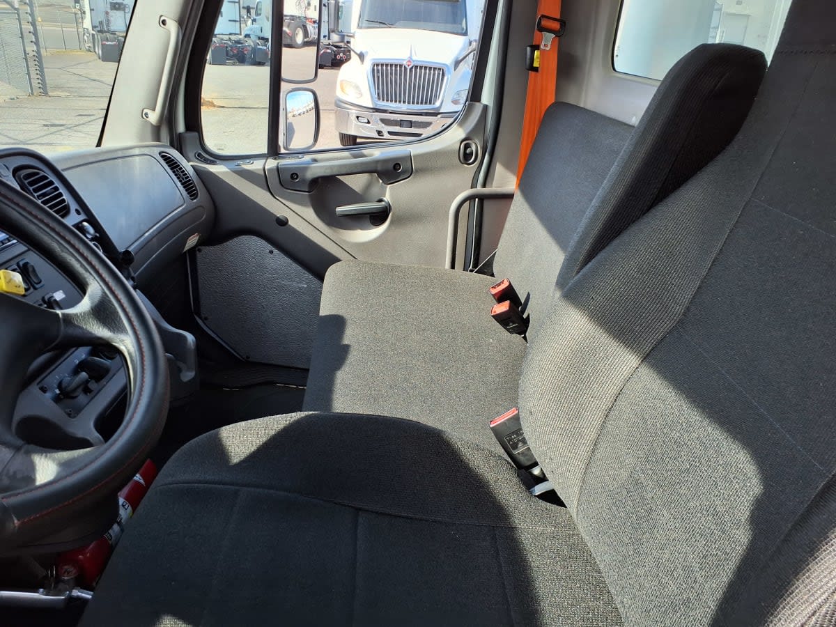 2018 Freightliner/Mercedes M2 106 829219