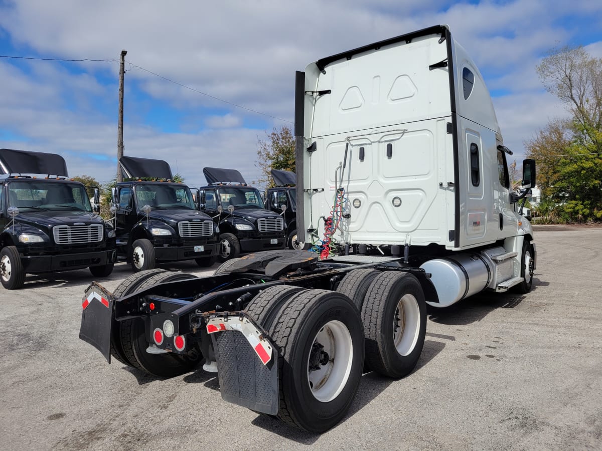 2019 Freightliner/Mercedes CASCADIA 125 829265