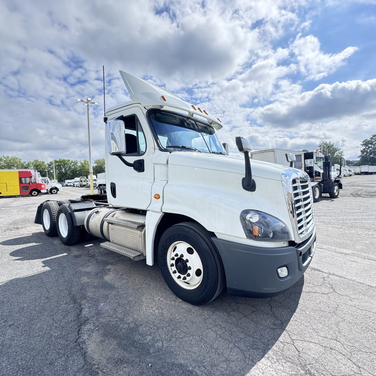 2019 Freightliner/Mercedes CASCADIA 125 829326