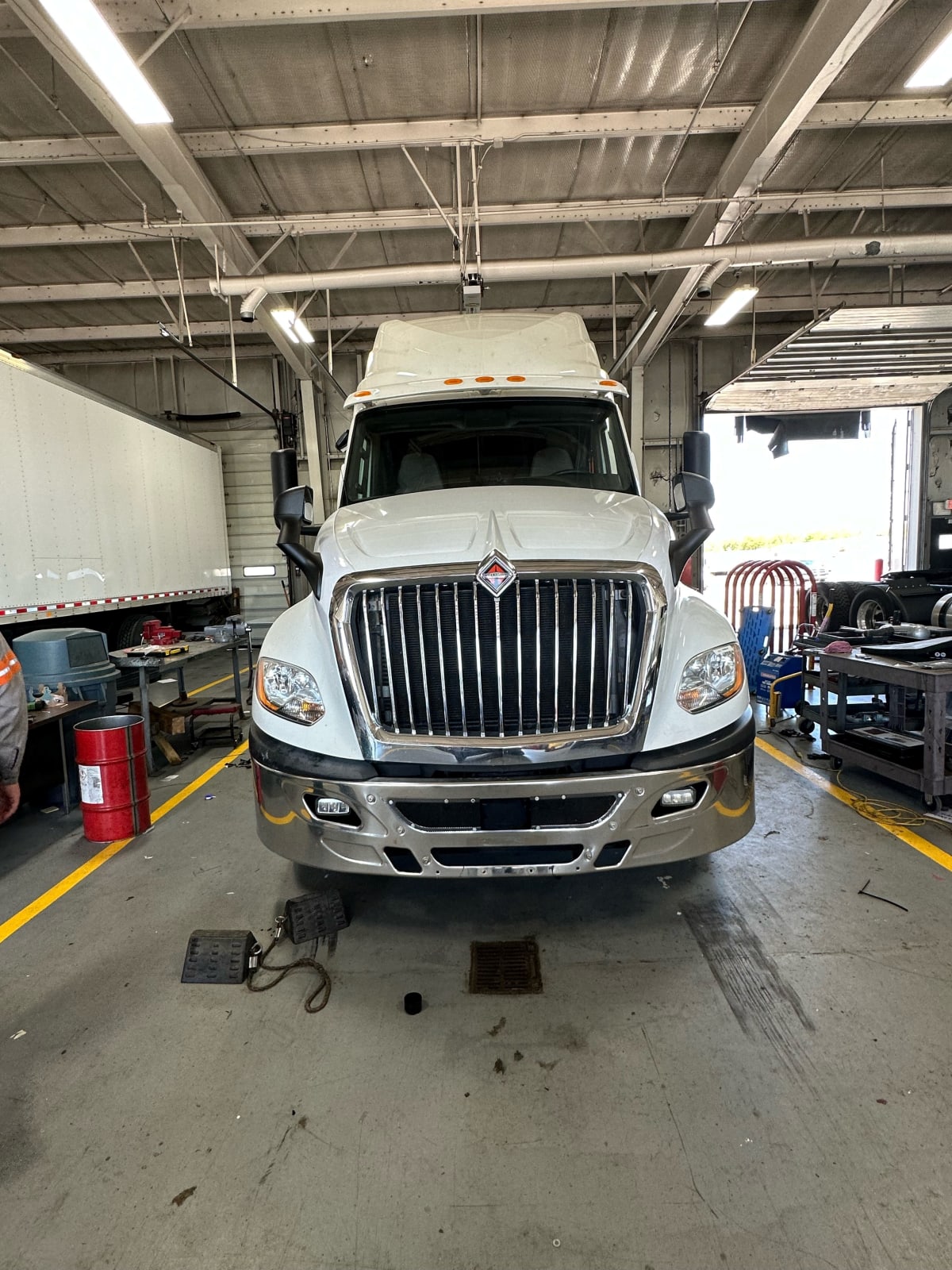 2019 Navistar International LT625 SLPR CAB 829341