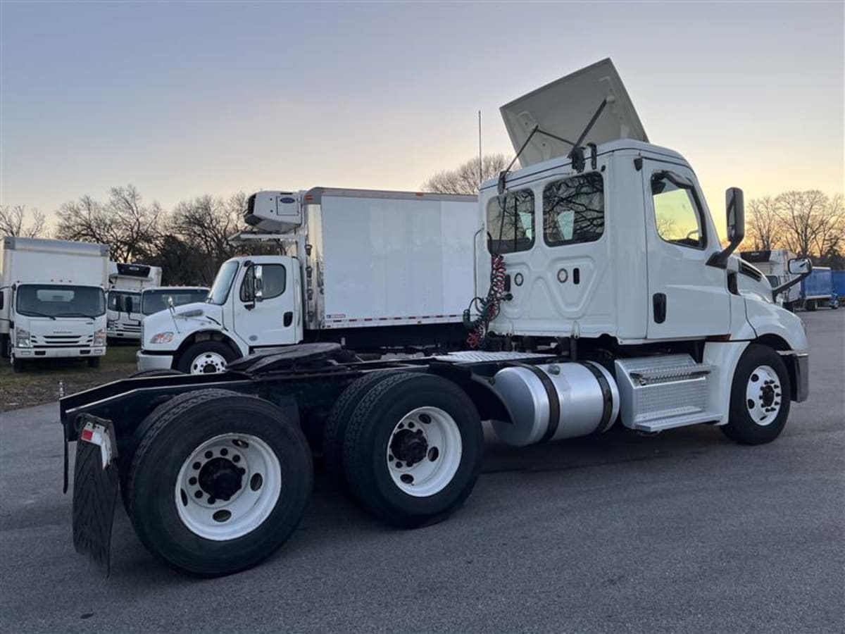 2019 Freightliner - image 4