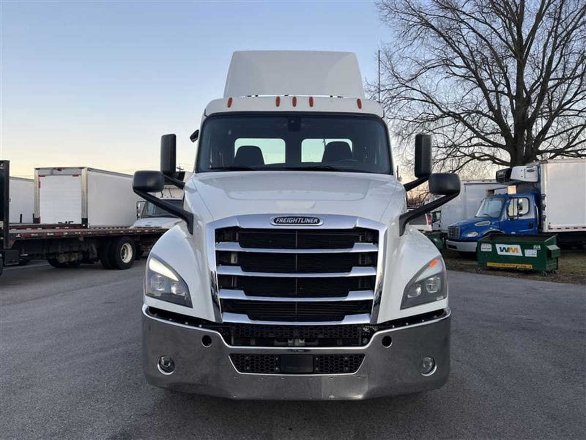 2019 Freightliner - image 2