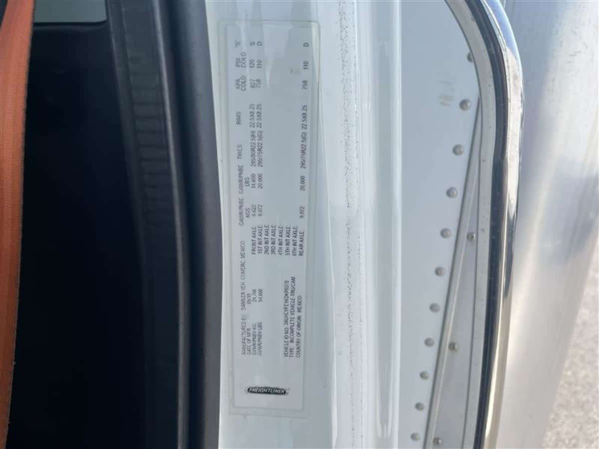 2019 Freightliner M2 106 829500