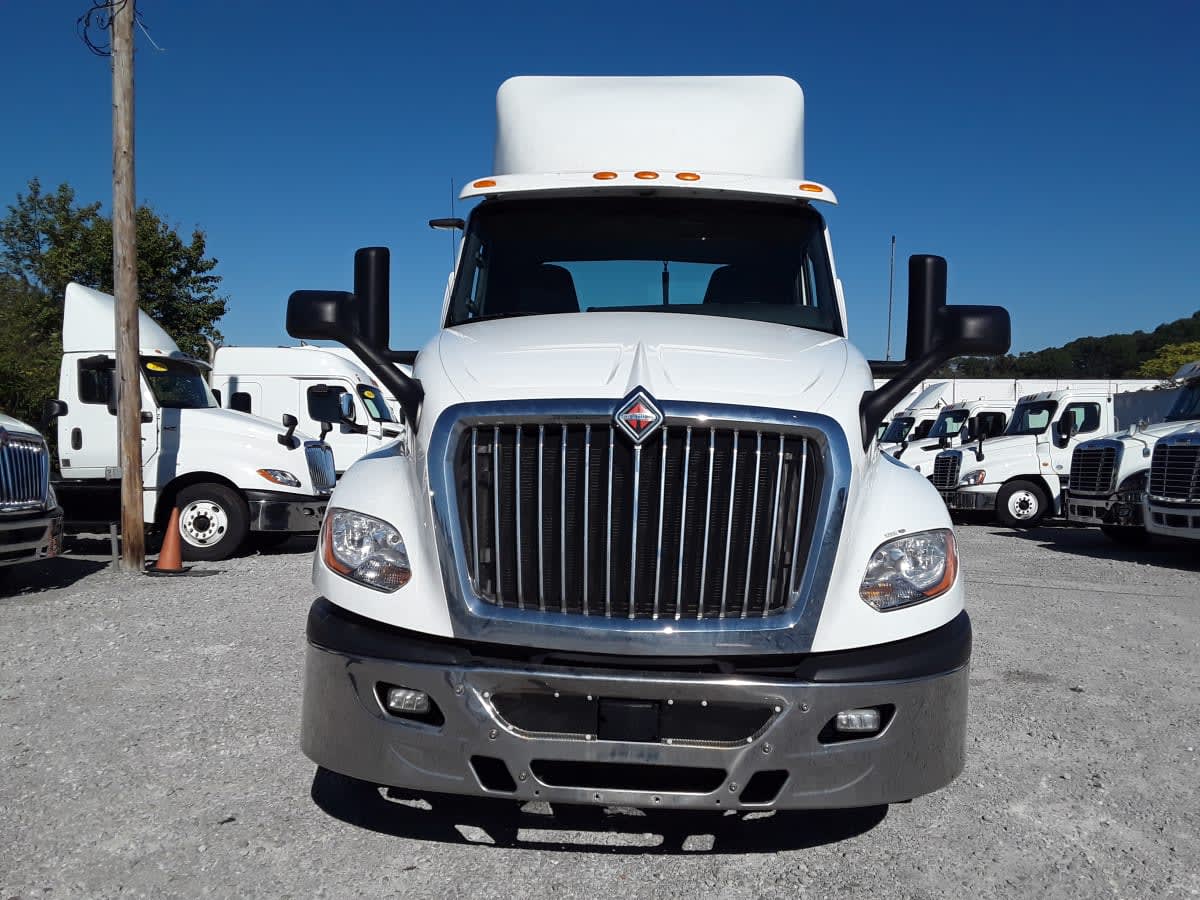 2019 Navistar International LT625 DAYCAB T/A 829592