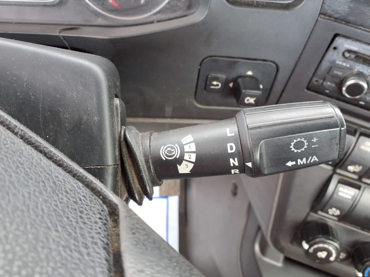 2019 Navistar International LT625 DAYCAB T/A 829610