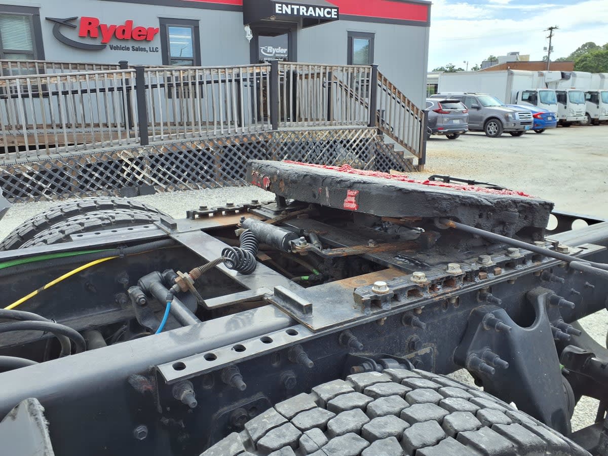 2019 Navistar International LT625 DAYCAB T/A 829610