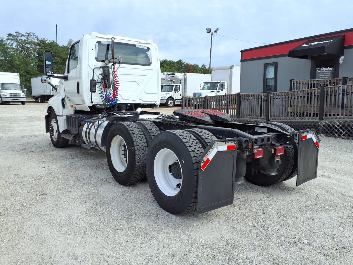2019 Navistar International LT625 DAYCAB T/A 829610