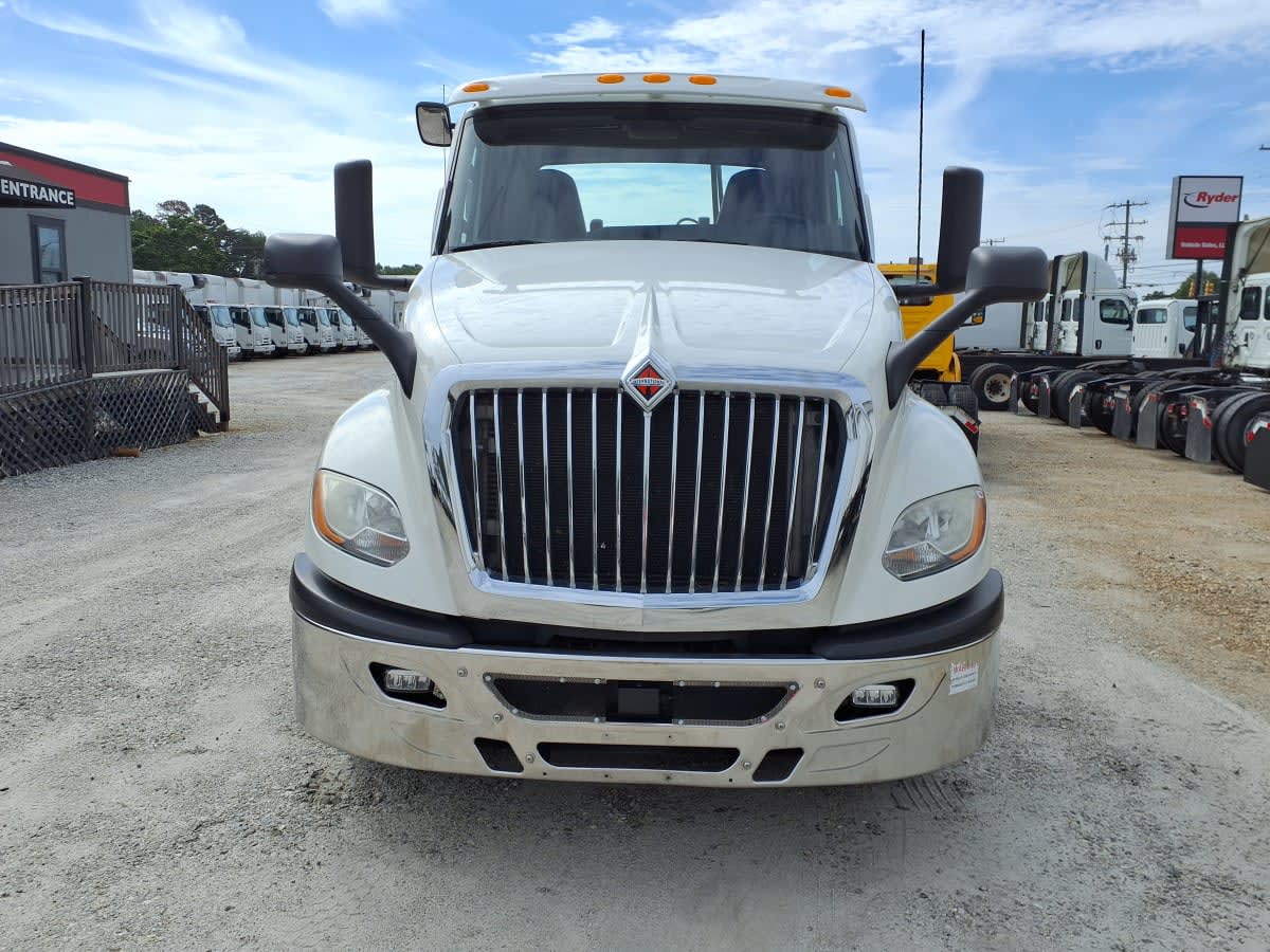 2019 Navistar International LT625 DAYCAB T/A 829610