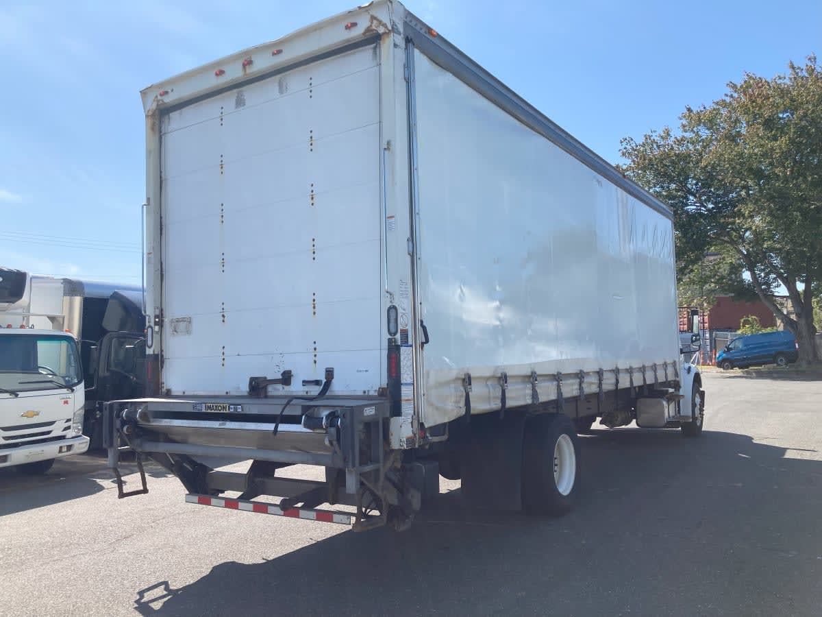 2019 Freightliner M2 106 829620