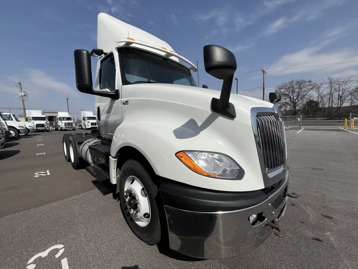 2019 International - image 3