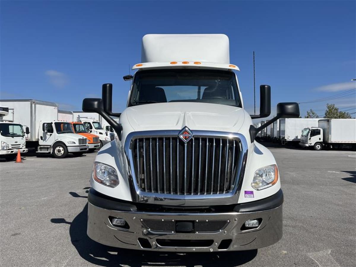 2019 Navistar International LT625 DAYCAB T/A 829719