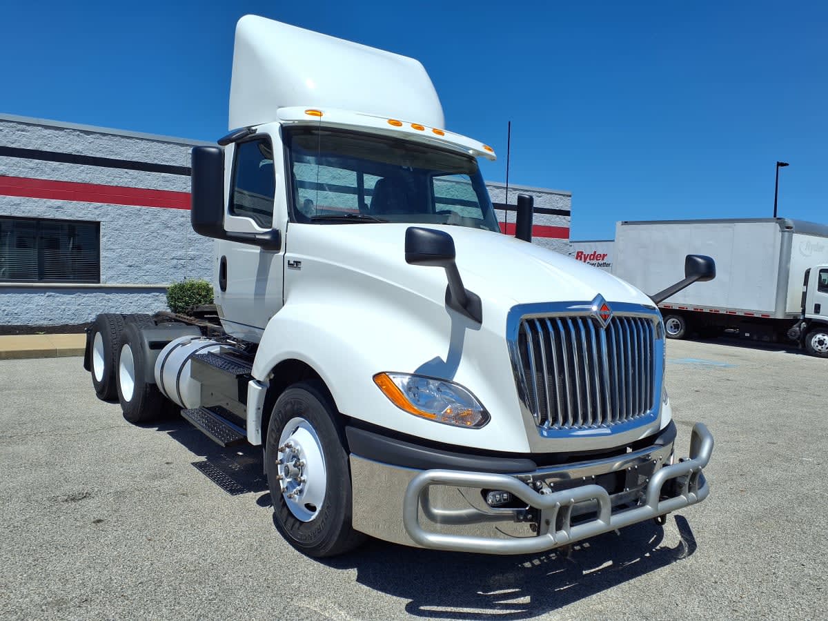 2019 International LT in Cleveland, OH — photo 3