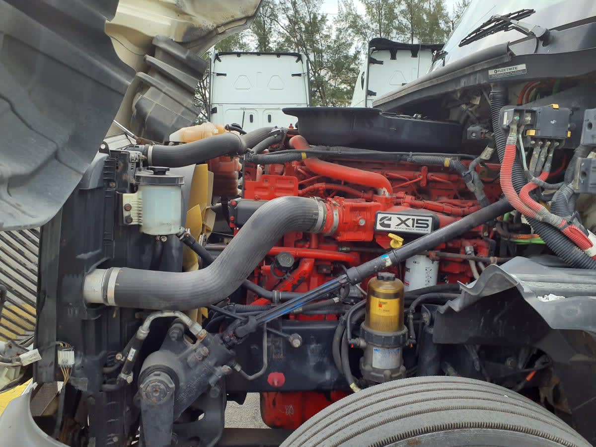 2019 Navistar International LT625 DAYCAB T/A 829743