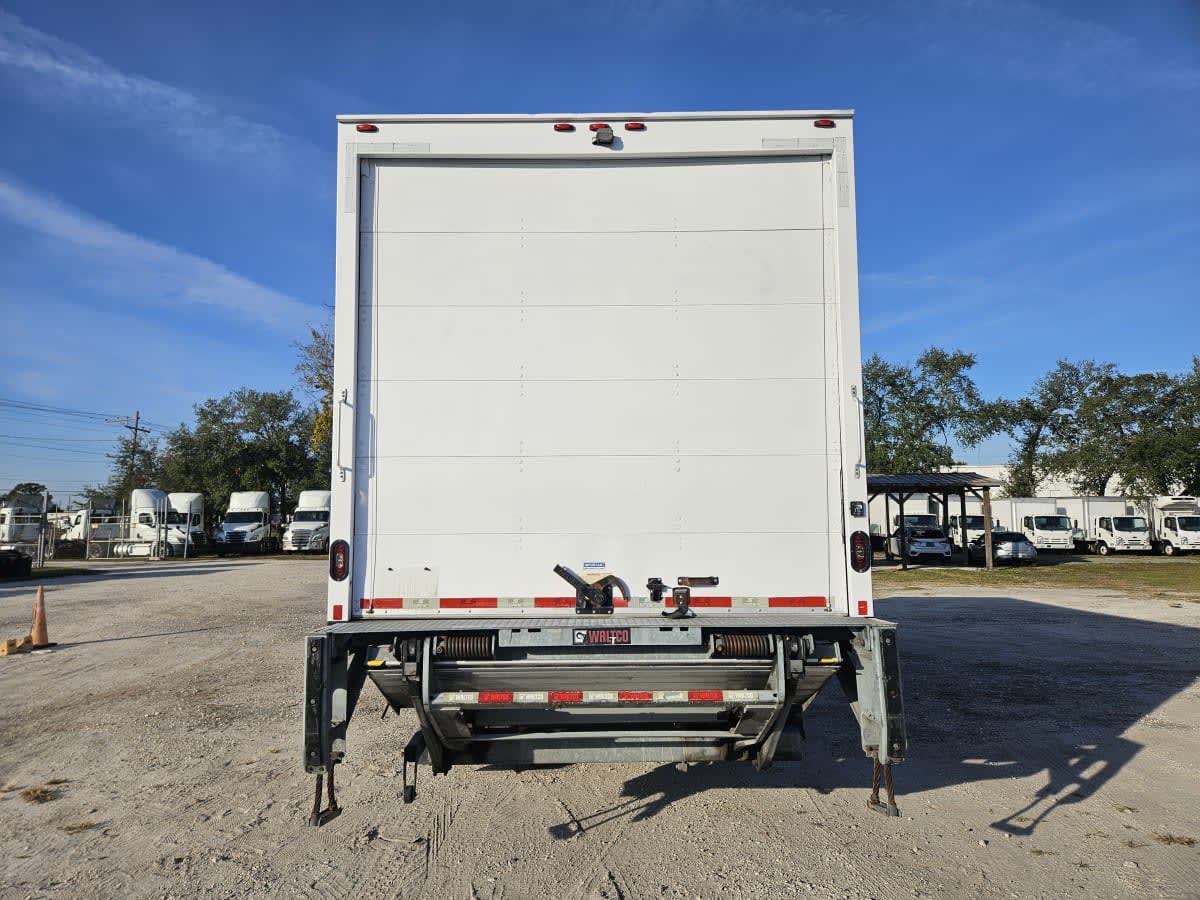 2019 Freightliner/Mercedes M2 106 829825