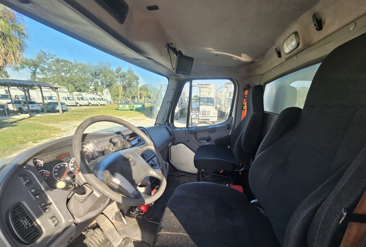 2019 Freightliner/Mercedes M2 106 829825