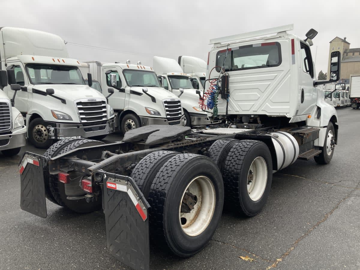 2019 Navistar International LT625 DAYCAB T/A 829902