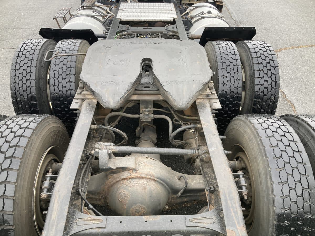 2019 Navistar International LT625 DAYCAB T/A 829902