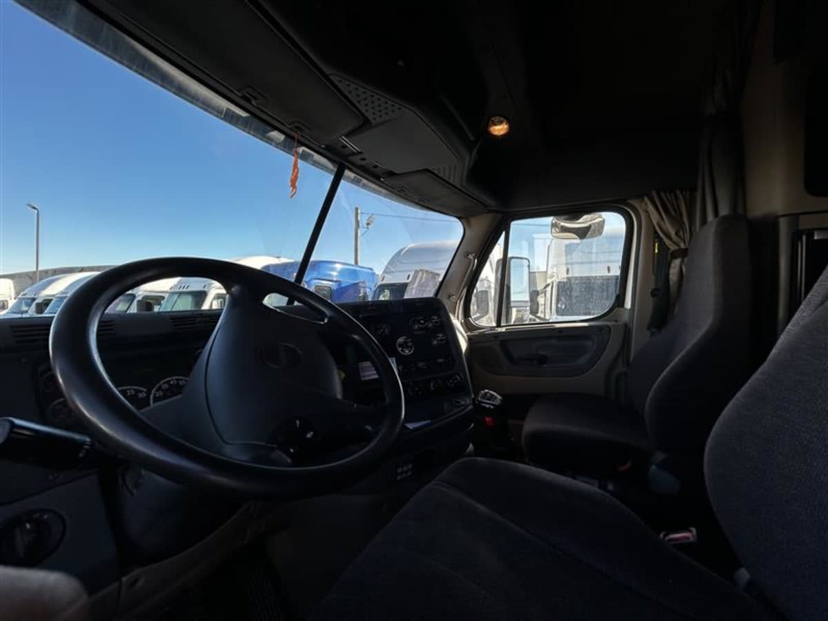 2018 Freightliner/Mercedes CASCADIA 125 829911
