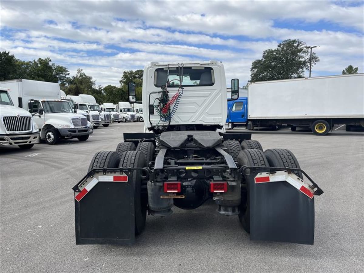 2019 Navistar International LT625 DAYCAB T/A 830055