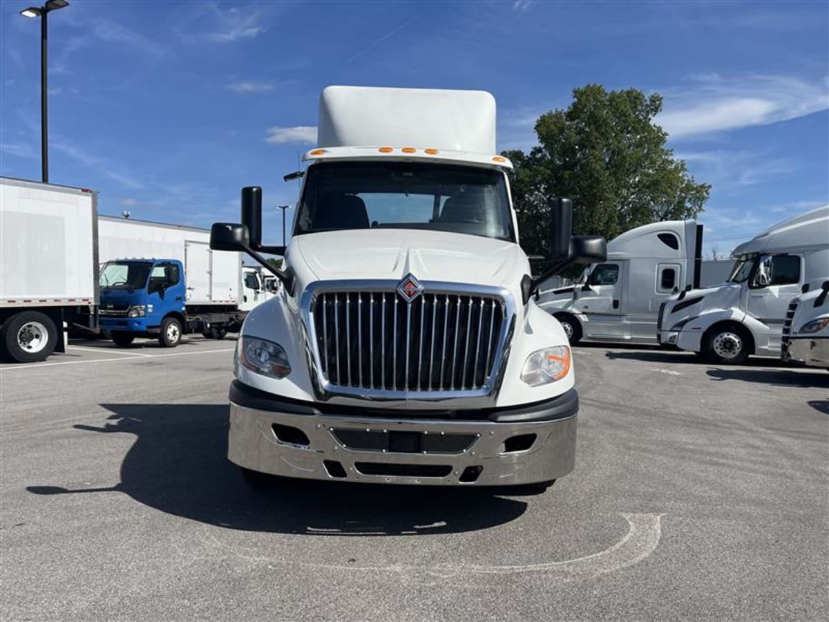2019 Navistar International LT625 DAYCAB T/A 830056