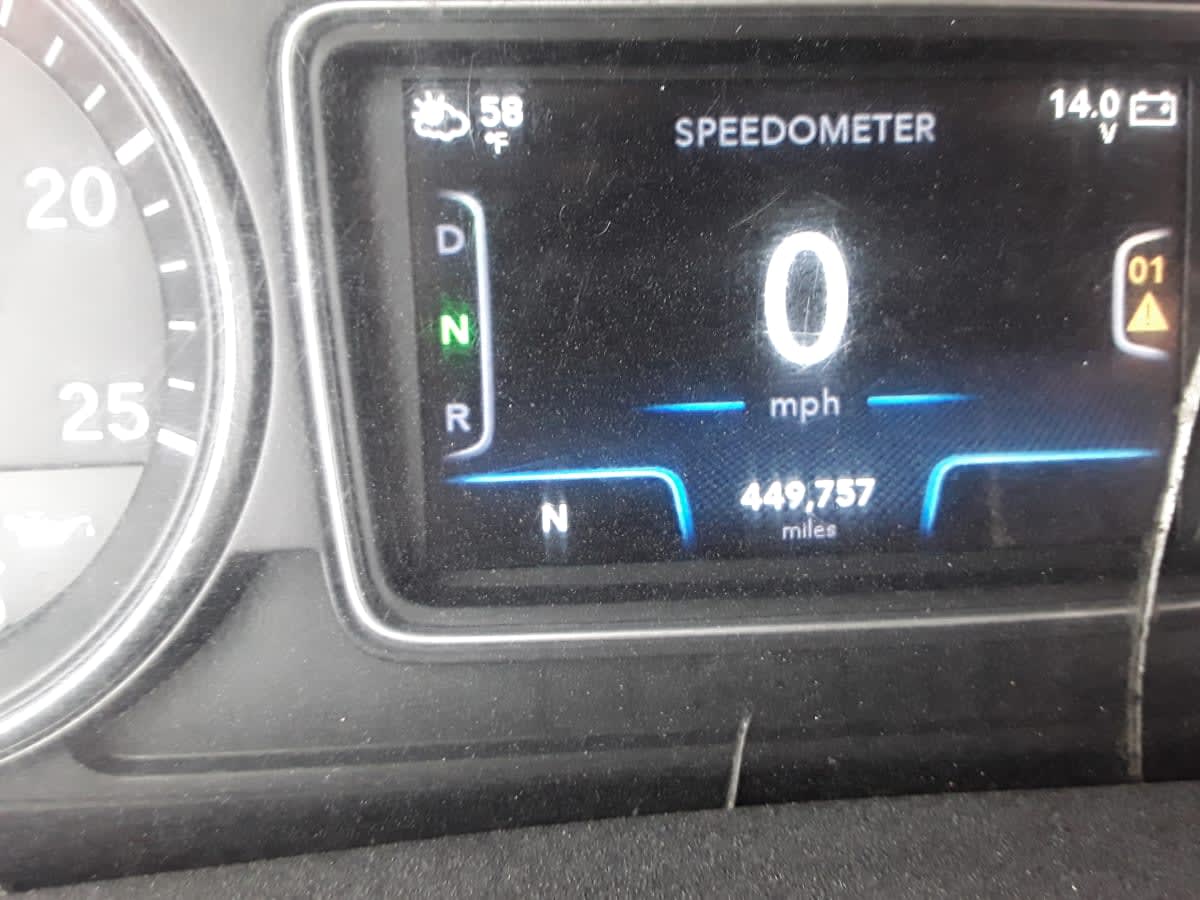 2019 International - image 9