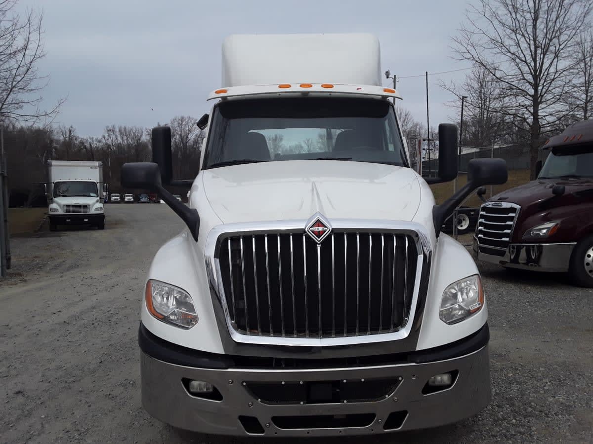 2019 International - image 2