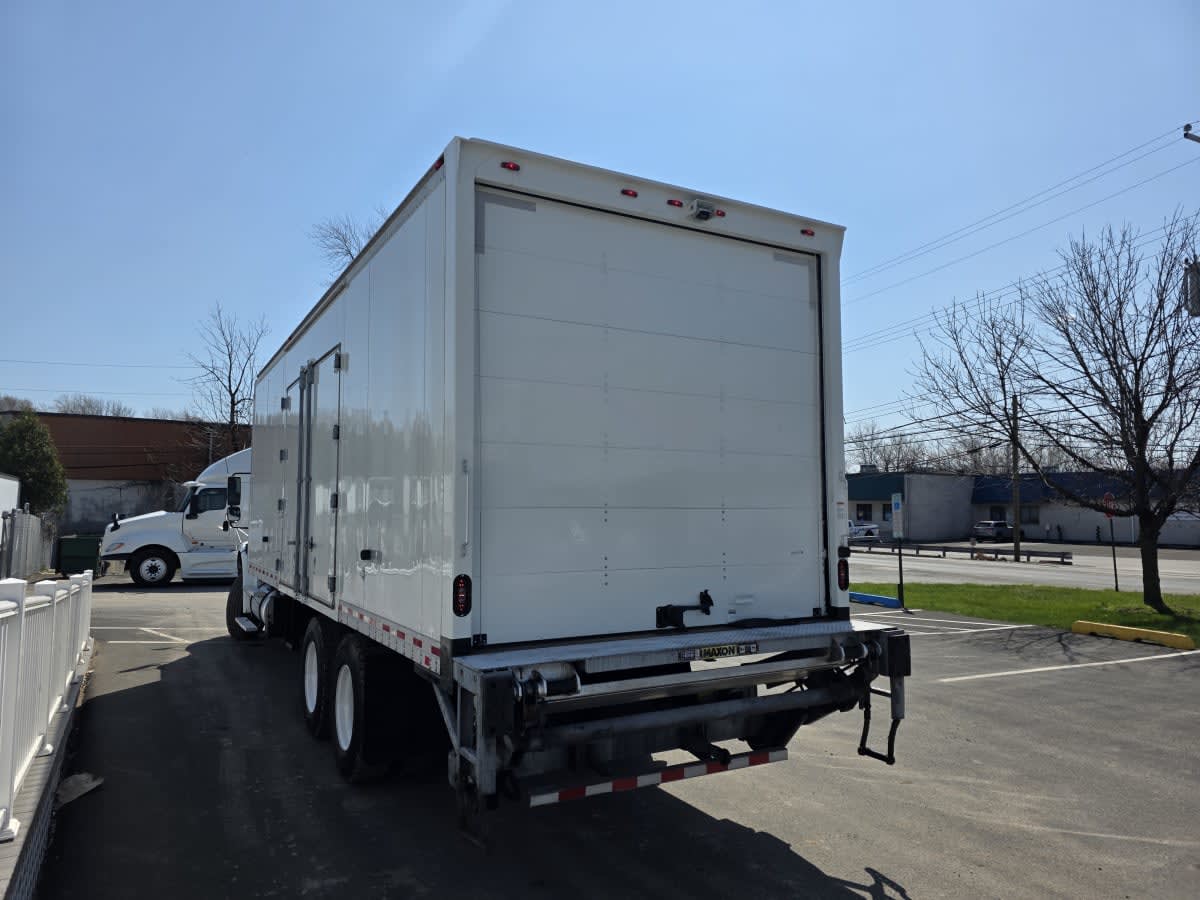 2019 Freightliner/Mercedes M2 106 830078