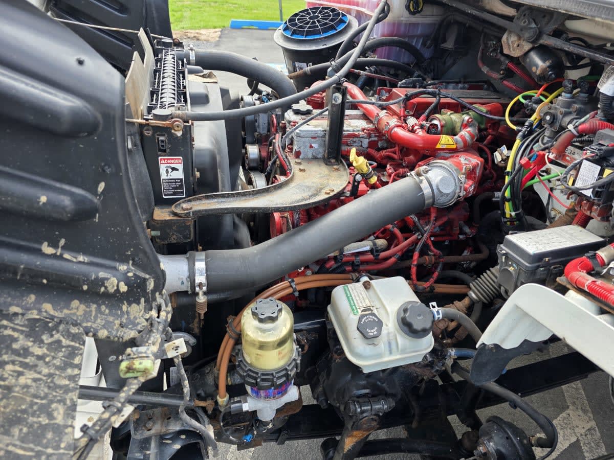 2019 Freightliner/Mercedes M2 106 830079