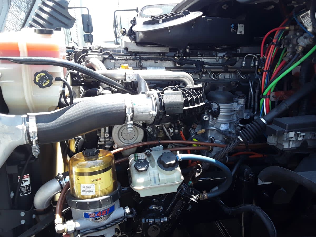 2019 Freightliner Cascadia in Montebello, CA — photo 8