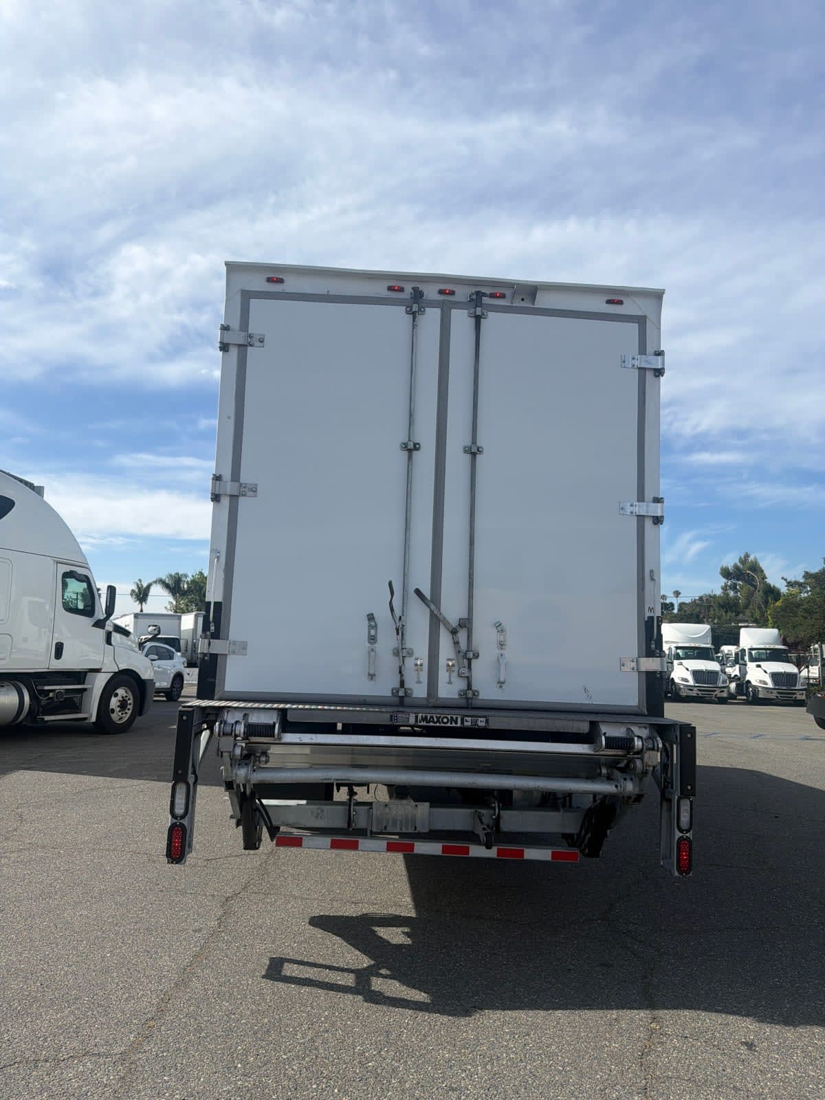2019 Freightliner/Mercedes M2 106 830354