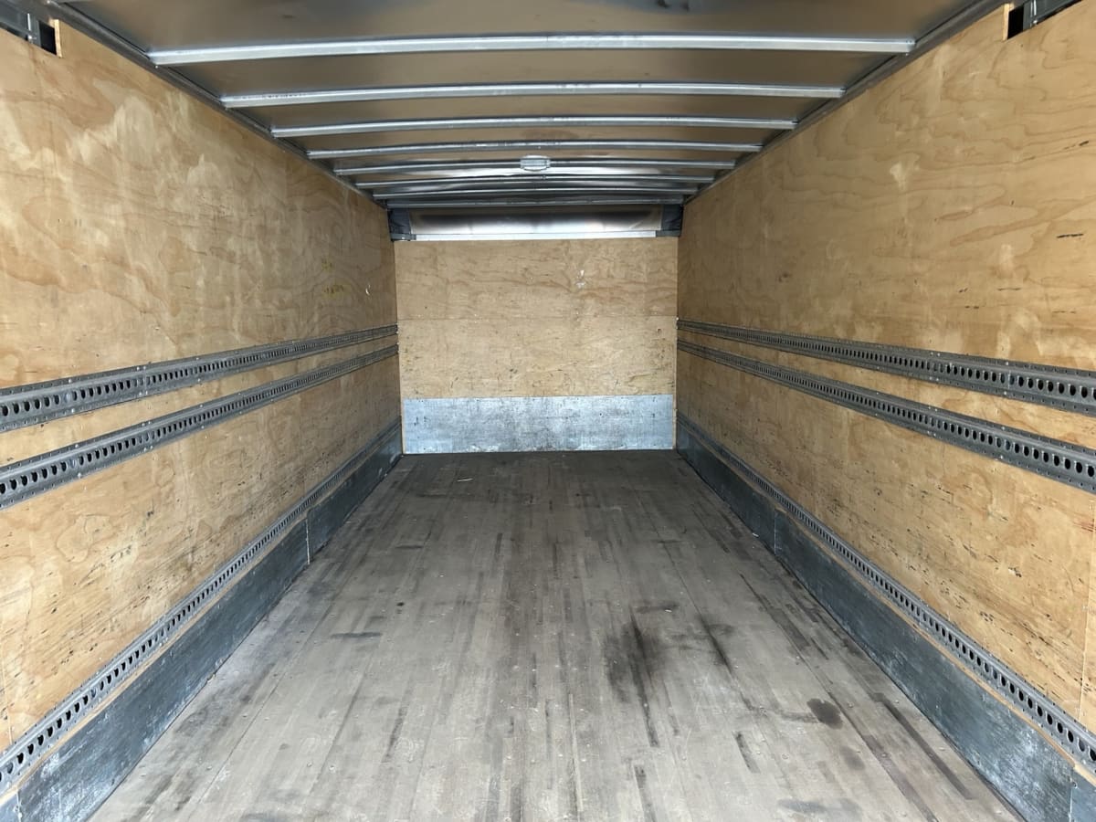 2019 Hino 338 830361