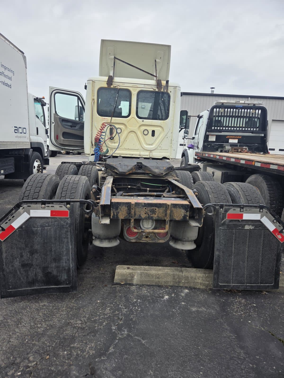 2019 Freightliner/Mercedes CASCADIA 125 830550