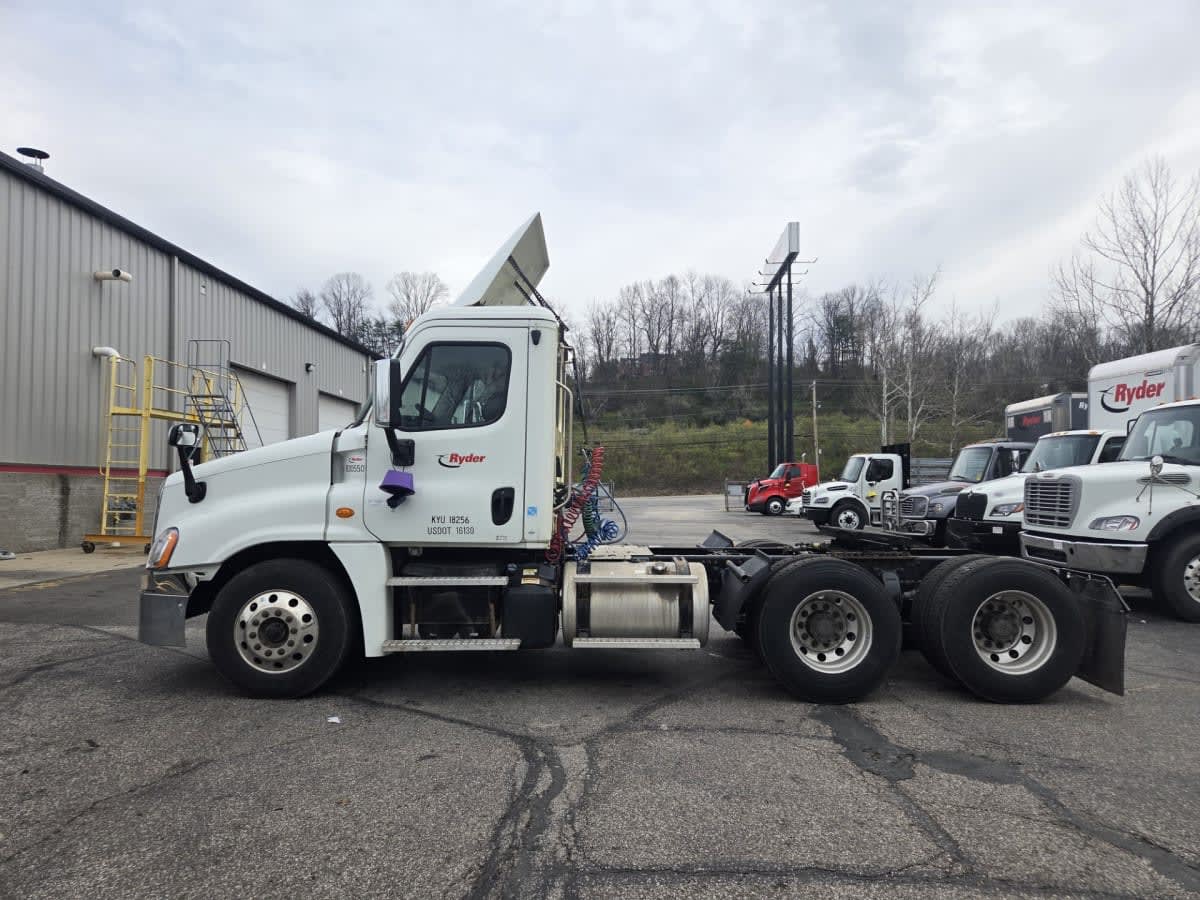 2019 Freightliner/Mercedes CASCADIA 125 830550