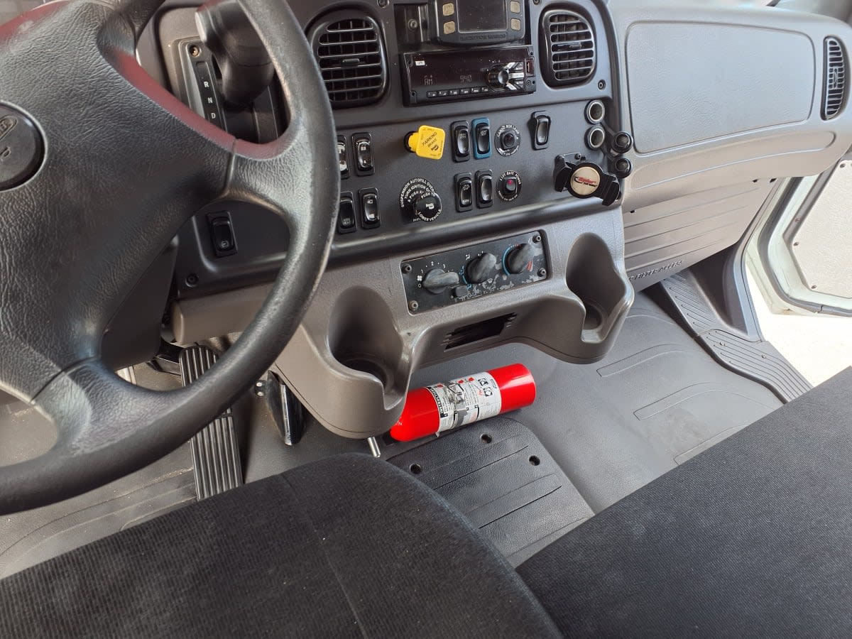 2019 Freightliner/Mercedes M2 106 830563