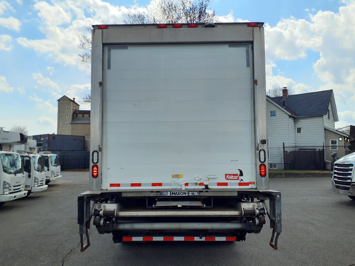 2019 Freightliner/Mercedes M2 106 830570