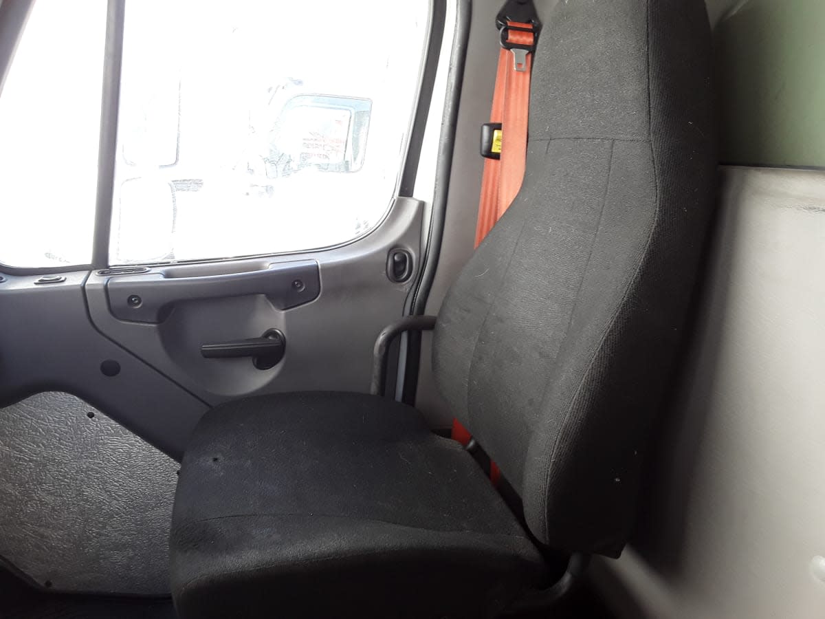 2019 Freightliner/Mercedes M2 106 830589