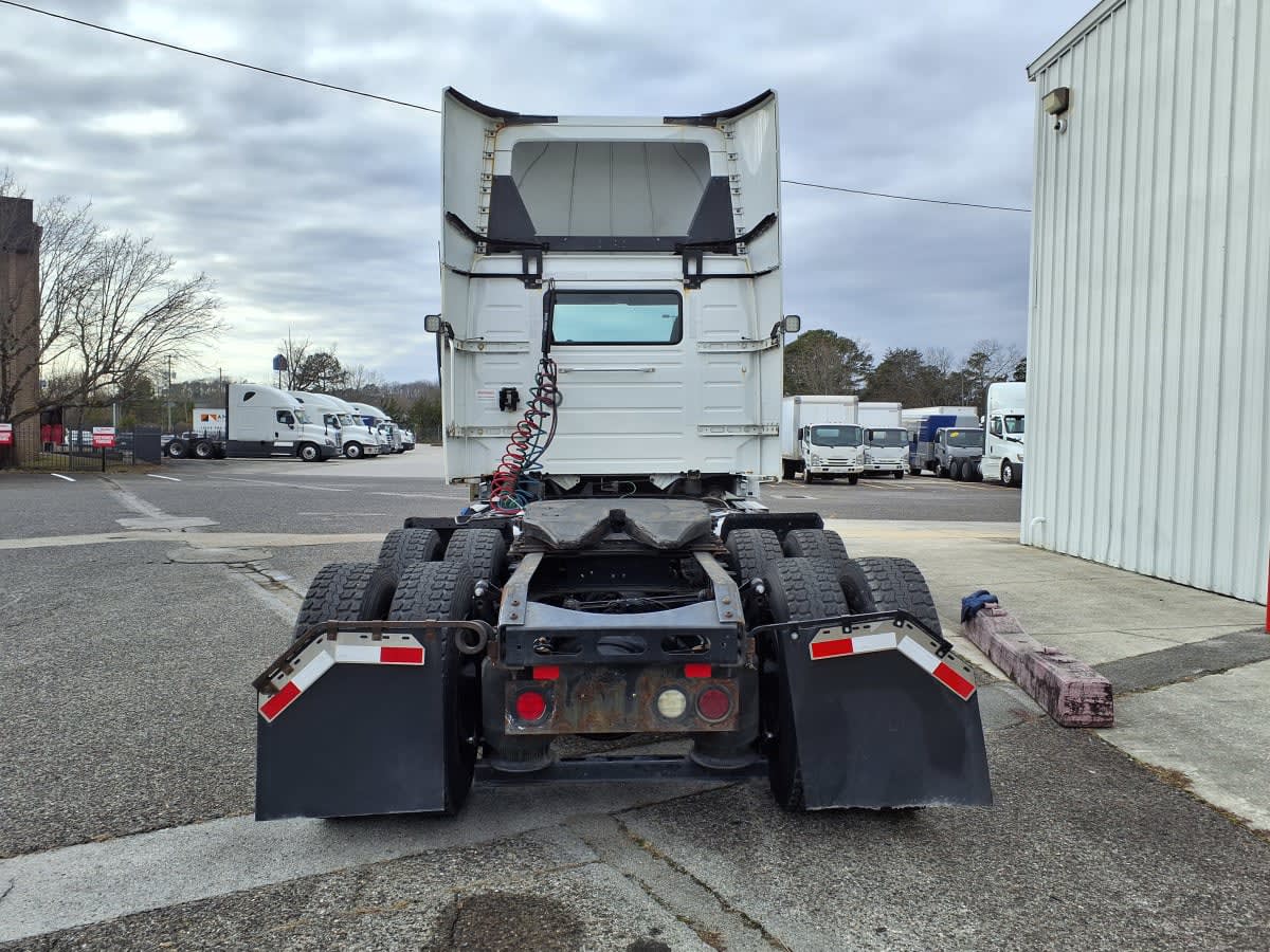2019 Volvo VNL64T-300 830674